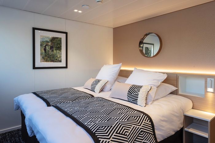 CAT. B - Main Deck 2 Adjustable Twin Beds